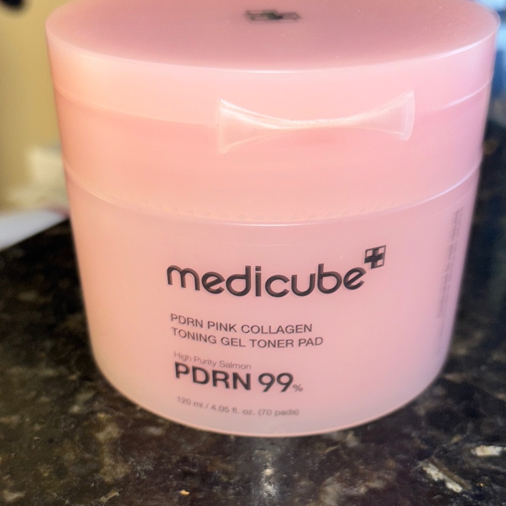 Medicube PDRN Pink Collagen Toning Gel Toner Pad